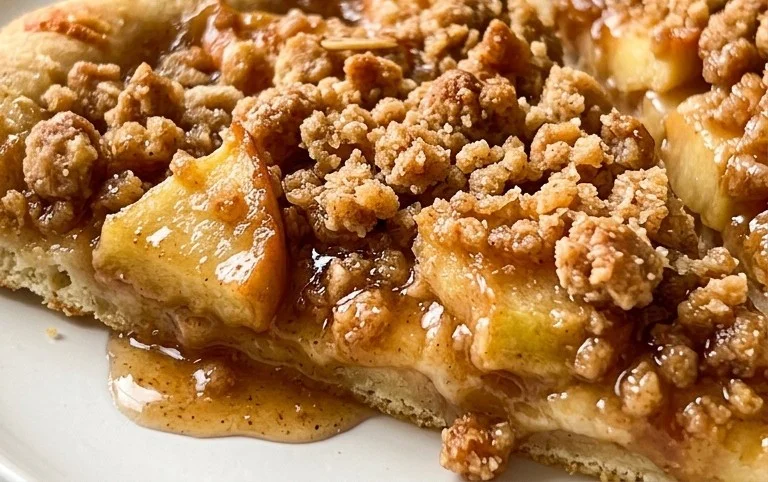 Apple Crisp Pizza